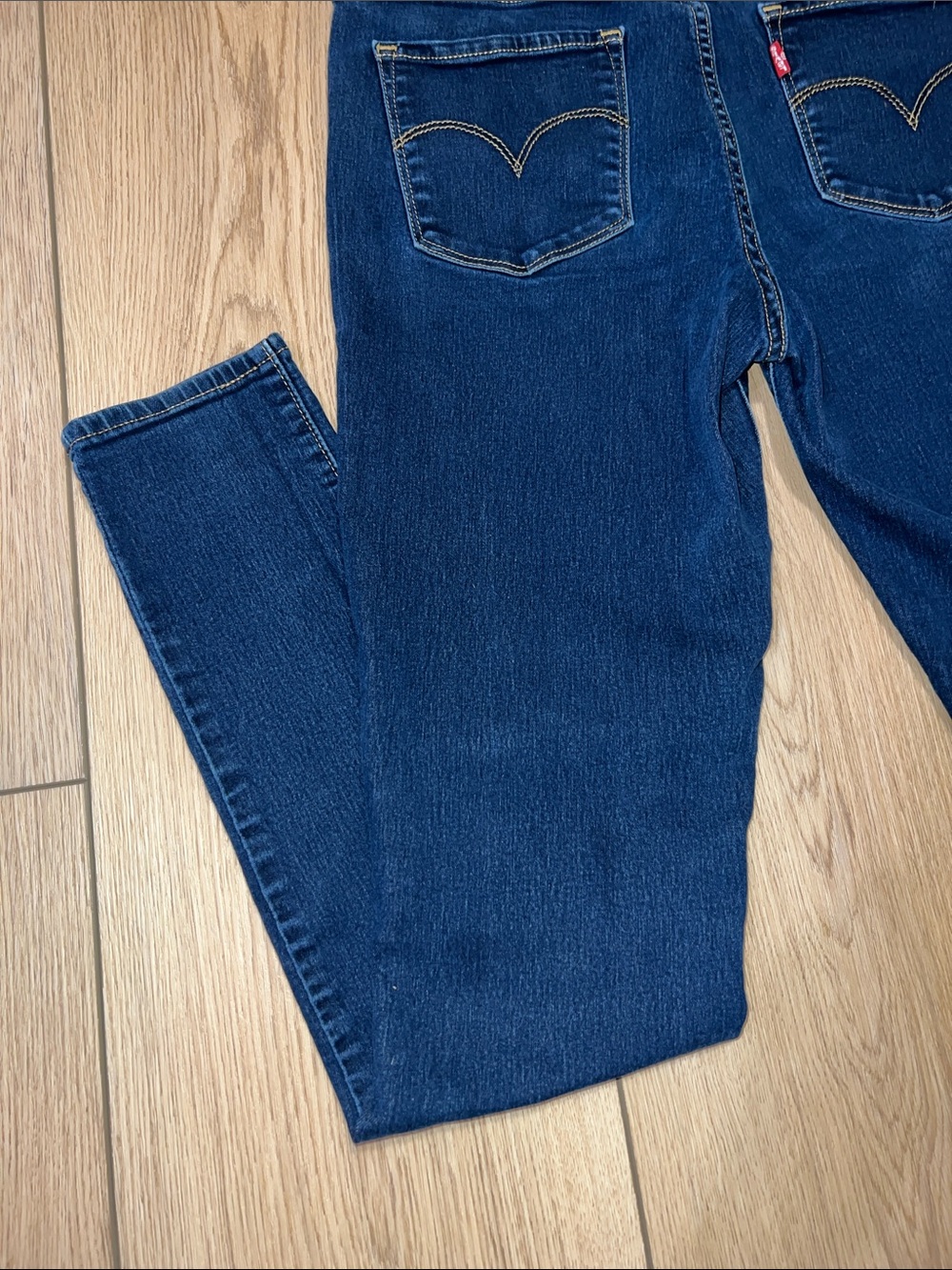 Levi's Women's Indigo High Rise Skinny Jeans - Picture 11 of 16